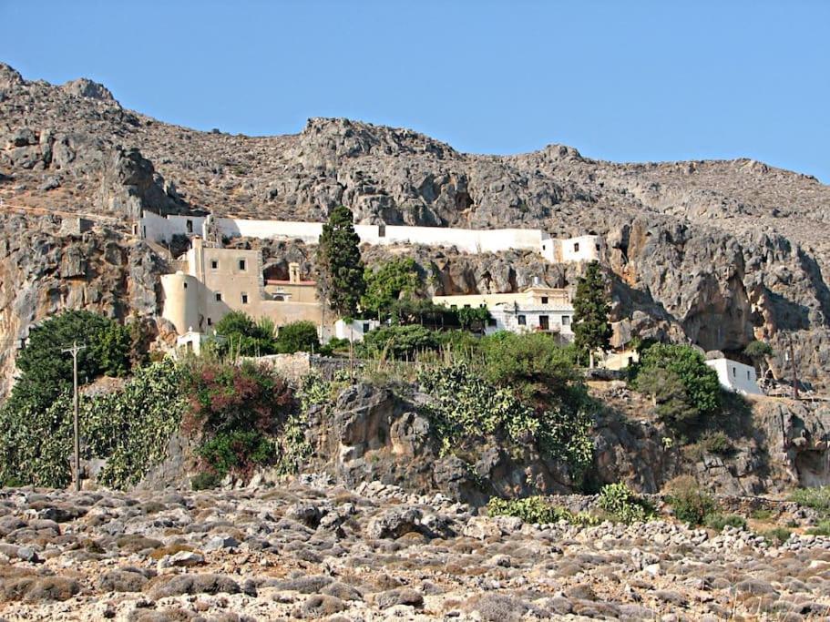 Traditional Olive House Makry Gialos  Exterior photo