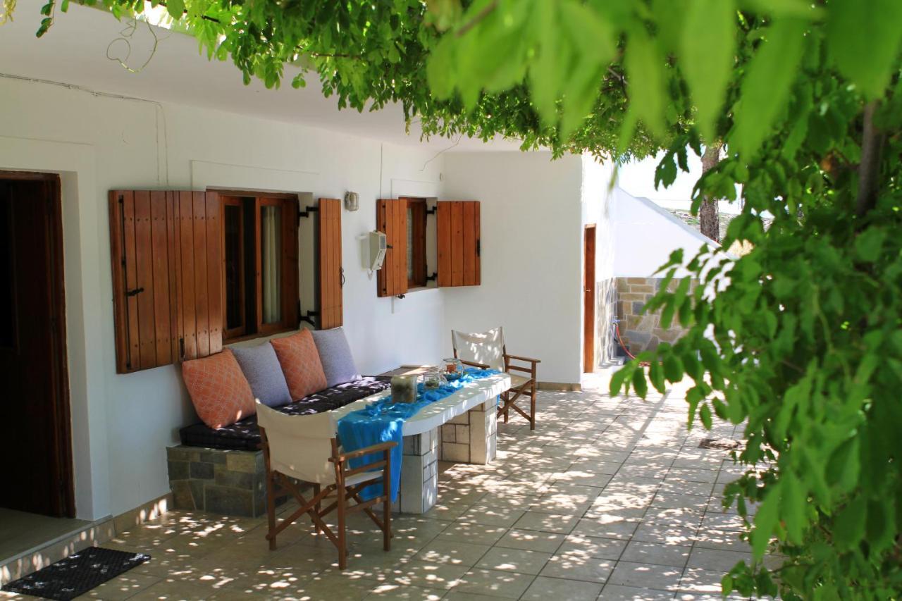 Traditional Olive House Makry Gialos  Exterior photo